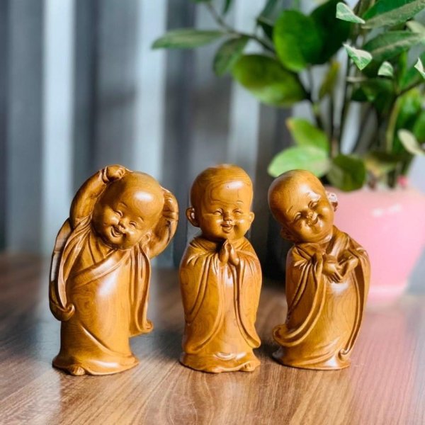 Bộ tượng chú tiểu tam tâm gỗ bách xanh 15cm