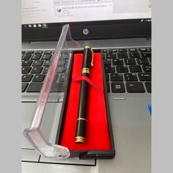 Bút bi gỗ mun sừng