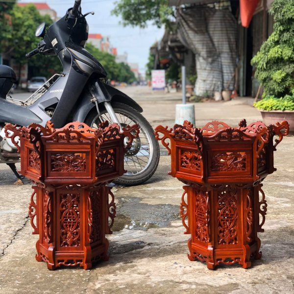 Đèn thờ treo trần gỗ hương hình lục giác - góc nhìn 1